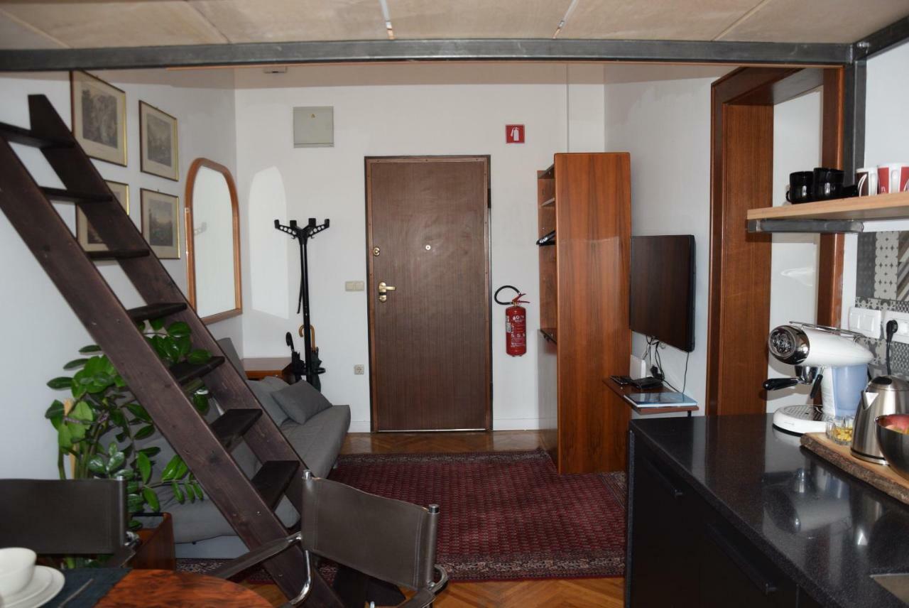 Lawyers Loft In Heritage Skyscraper Ljubljana Bagian luar foto